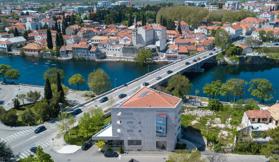 2022/12/images/tour_1152/trebinje-dron-panorama-sesto-senso-print.jpg