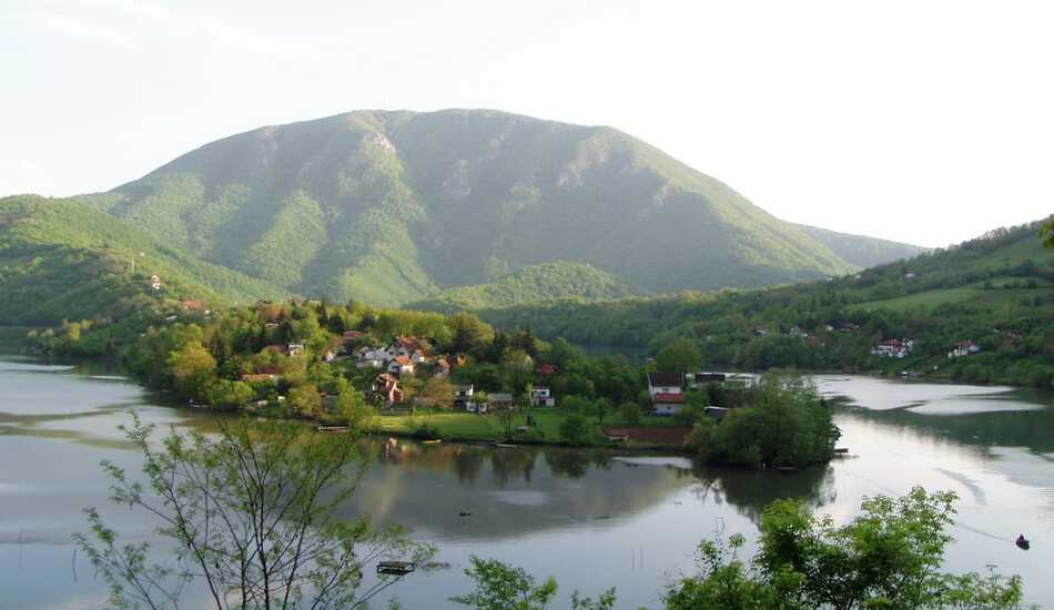 2020/05/images/tour_689/Ovar-Kablar Gorge - summer.jpg