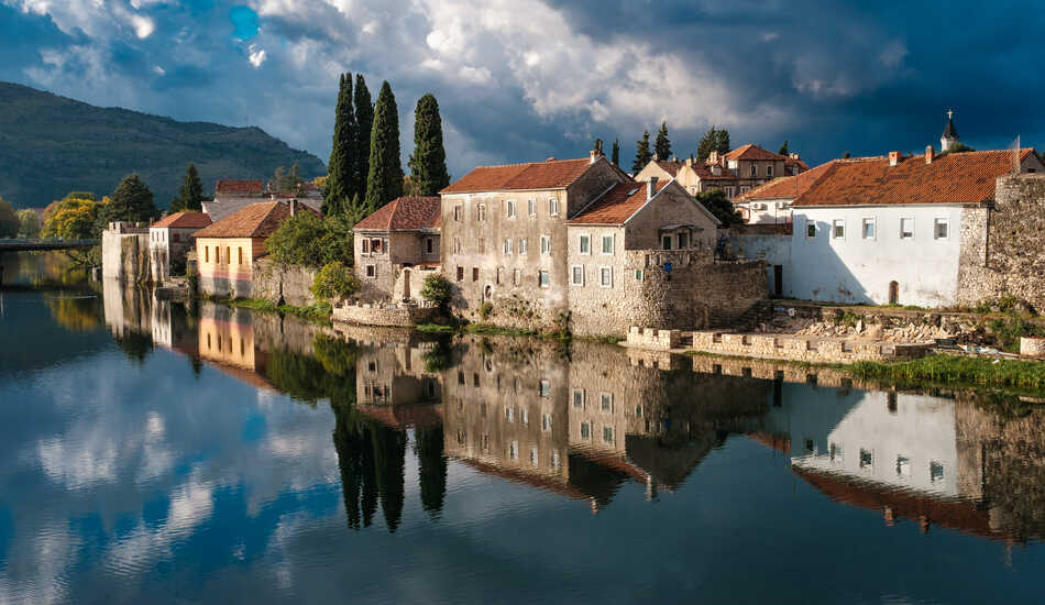 2022/12/images/tour_1152/trebinje-panorama-trebisnjica.jpg